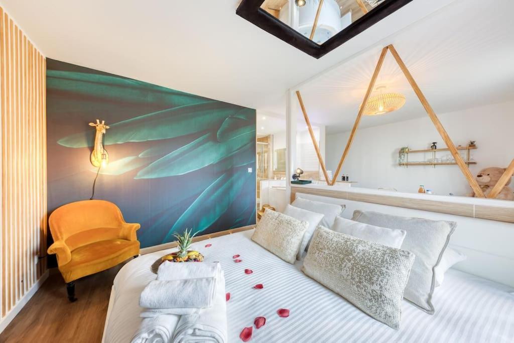 Suite Love Jacuzzi Montevrain Bagian luar foto