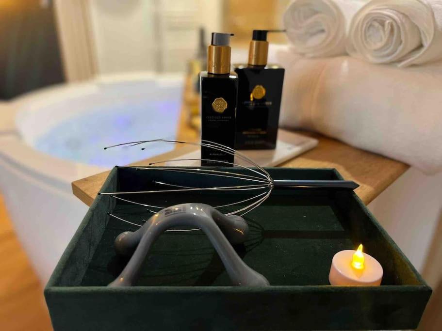 Suite Love Jacuzzi Montevrain Bagian luar foto