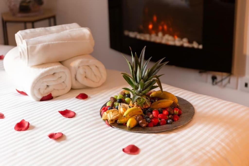 Suite Love Jacuzzi Montevrain Bagian luar foto