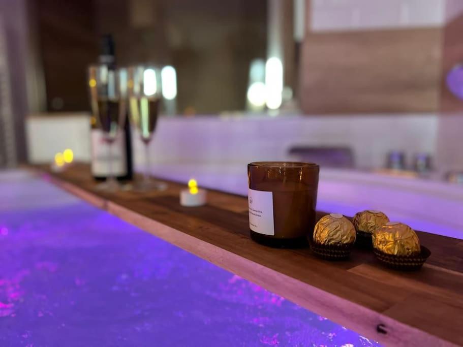 Suite Love Jacuzzi Montevrain Bagian luar foto