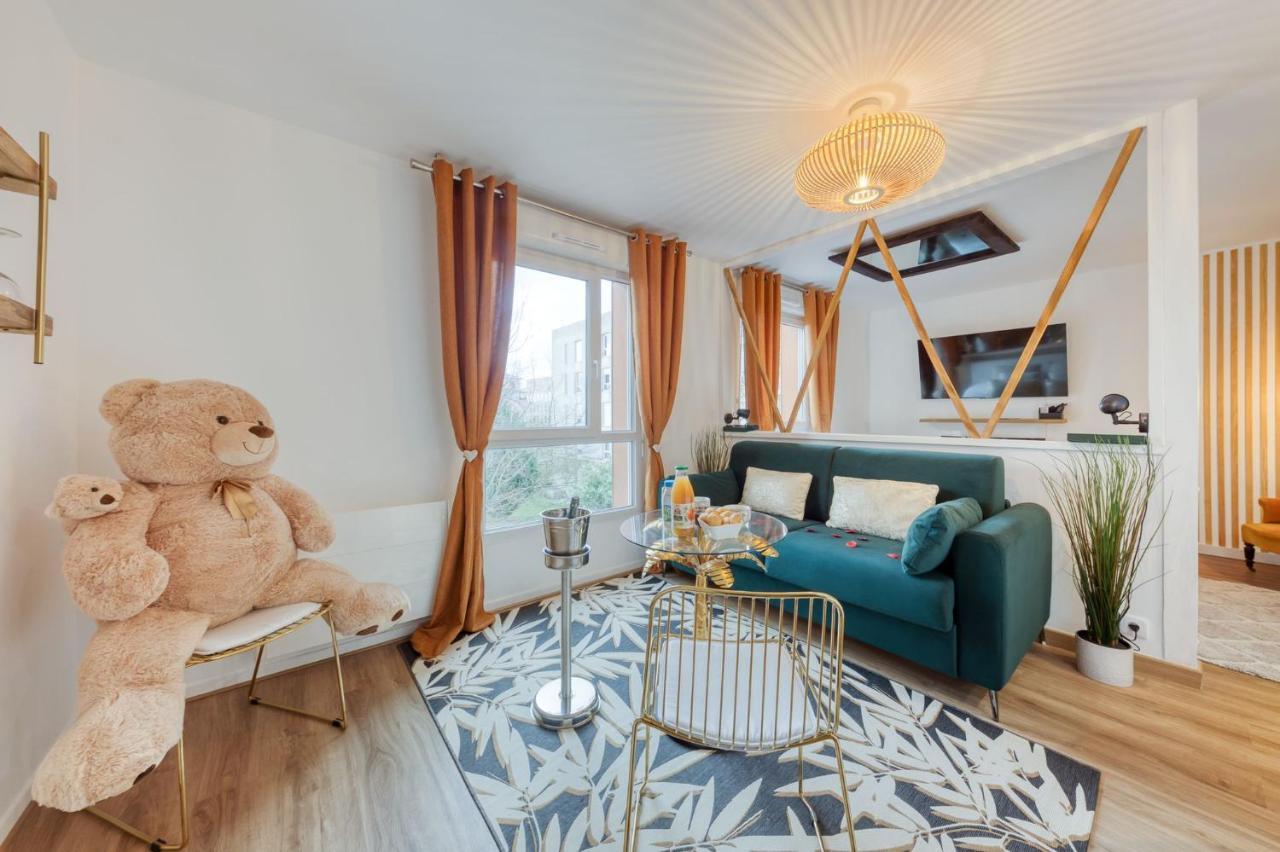 Suite Love Jacuzzi Montevrain Bagian luar foto