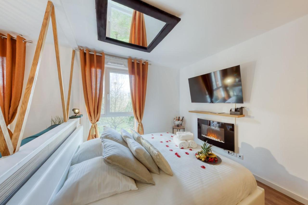 Suite Love Jacuzzi Montevrain Bagian luar foto
